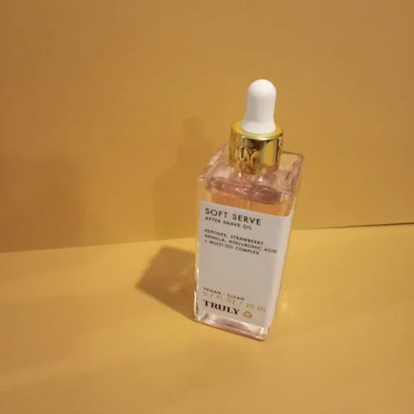 TRULY Shaving Set - Picture 7 of 8